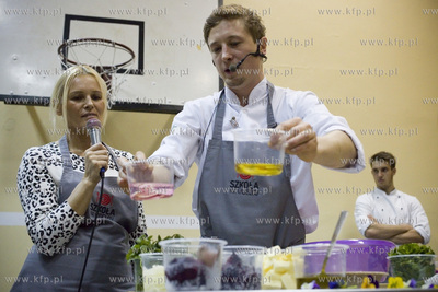 Gdańsk. Szkoła Podstawowa nr 44. Pierwsza kolacja...