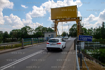 Pętla Żuławska. Most zwodzony nad Szkarpawą w Rybinie....