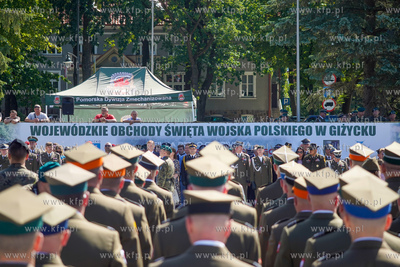Giżycko. Wojewódzkie obchody święta Wojska Polskiego....