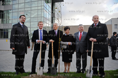 Gdansk. Uroczystosci zakonczenia III etapu rozbudowy...