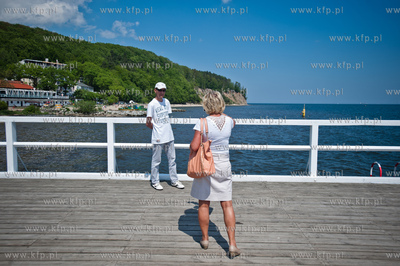 Gdynia. Niedzelne, sloneczne popoludnie na molo w Orlowie.
19.05.2013
fot....