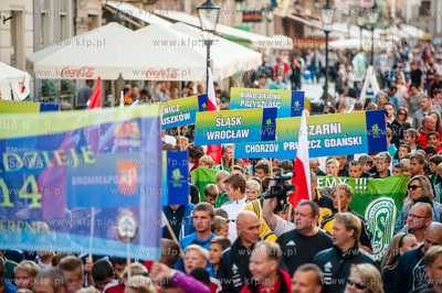 Gdansk. Ul. Dluga. Parad zawodnikow uczestniczacych...