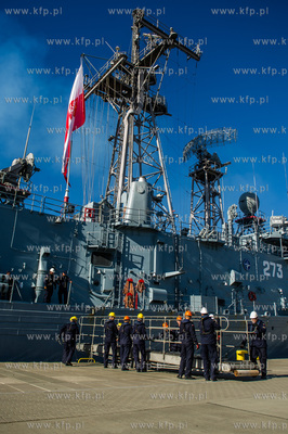 Port Wojenny w Gdyni Oksywiu. Przywitanie powracających...