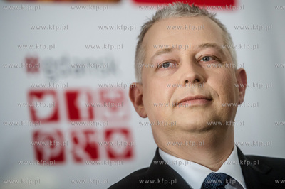 Gdańsk. Urząd Miasta. Konferencja prasowa na której...