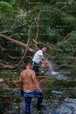 Rytel k. Chojnic. Skutki nawałnicy, która z piątku...
