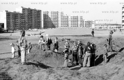Dzien Dziecka w gdanskiej dzielnicy Zaspa. 29.05.1977...