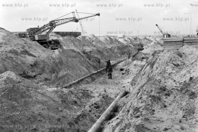 Budowa Rafinerii Gdansk. 
10.10.1973
3pazdziernik73_z.kosycarz_p25
Fot....