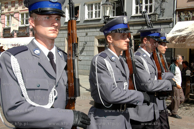 Swieto gdanskich policjantow.Paradny przemarsz policjantow...