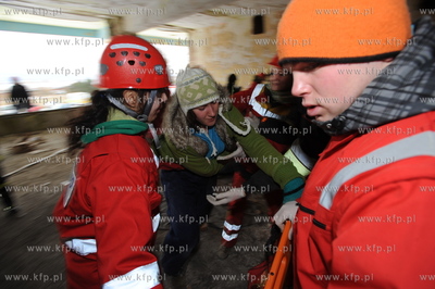 Nadole nad Jeziorem Zarnowieckim. Cwiczenia ratownikow...
