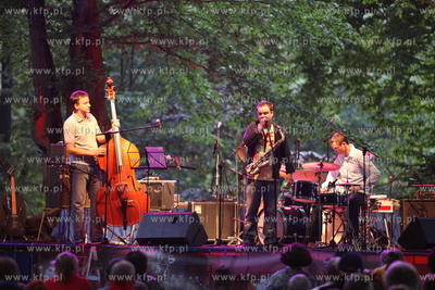 Koncert Obara Trio w skladzie: Maciek Obara, Maciek...