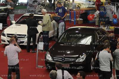 Trojmiejskie Targi Motoryzacyjne w hali wystawienniczej...