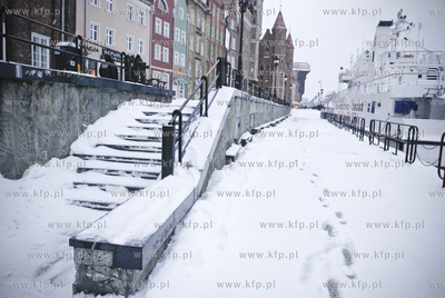 Ponad przecietne opady sniegu w Gdansku. Nz. Dlugie...
