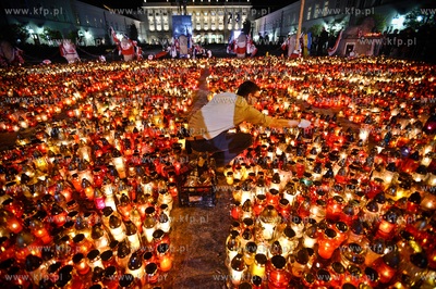 Pozegnanie pary Prezydenckiej na Krakowskim Przedmiesciu...