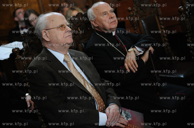 Gdansk. Dwor Artusa. Wreczenie Medali sw. Wojciecha...