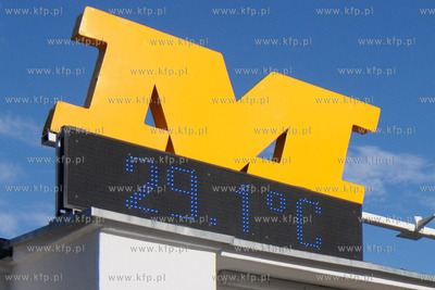 Goracy wrzesniowy dzien na molo w Sopocie. Wedlug sopockiego...