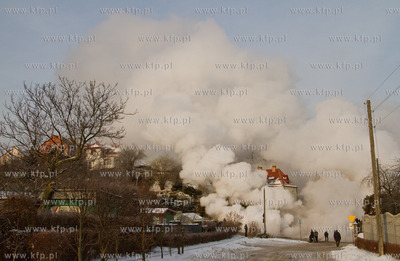 Pekniecie rury cieplowniczej w Gdansku na ul. Pana...