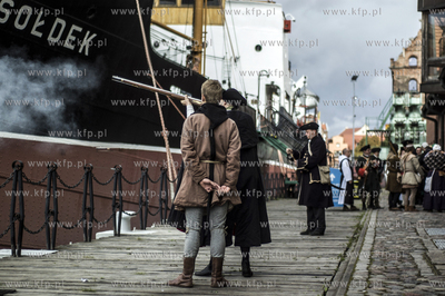 Gdansk. Wyspa Olowianka. Do abordazu - rekonstrukcja...