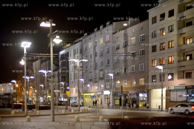 Gdynia. Centrum miasta wieczorowa pora. Nz Kamienice,...