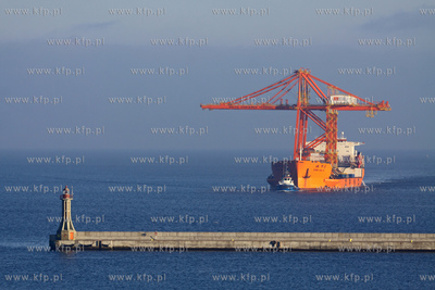 Nowe suwnice dla Baltyckiego Terminalu Kontenerowego...
