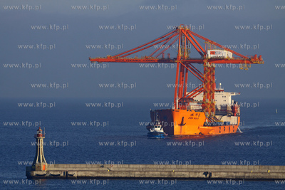Nowe suwnice dla Baltyckiego Terminalu Kontenerowego...