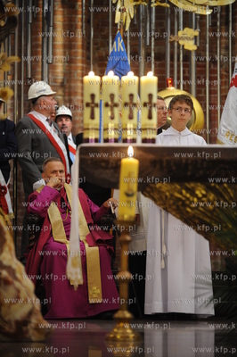 Ksiadz Jankowski idzie na emeryture. Z tej okazji w...