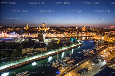 Gdanska starowka. Widok z Hotelu Club Marina. W dole...