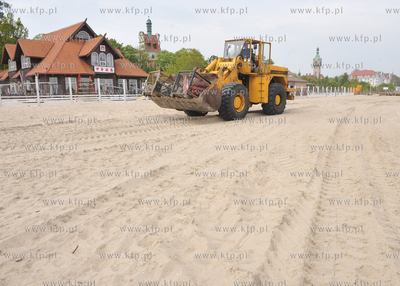 Prace przy budowie wylotow sopockich potokow w glab...