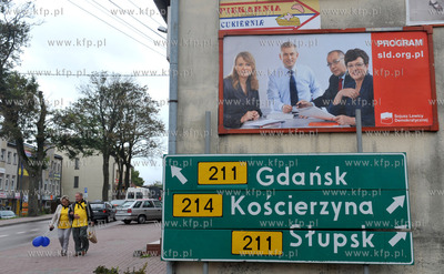 Sierakowice. Bilboard wyborczy SLD.
23.07.2011 fot....