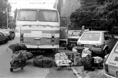 Rosyjski autobus zaparkowany na ul. Krzywoustego w...