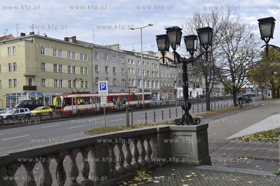 Gdańsk Wrzeszcz. Aleja Gruwaldzka i tramwaj widziane...