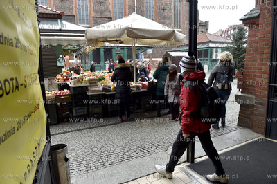 Świąteczne zakupy na Hali Targowej w Gdańsku. Zewnętrzne...