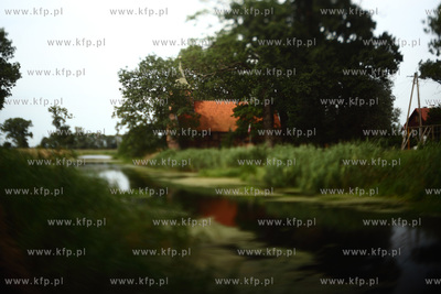 Wroblewo. Kosciol pw. Wniebowziecia NMP z 2 poł. XVI...