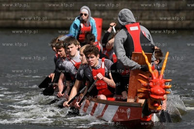 Gdańsk. Festyn z Pompą na Żabim Kruku, podczas którego...