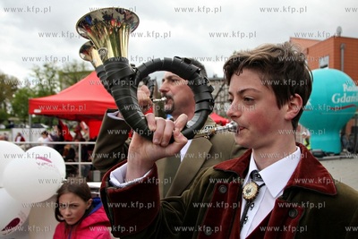 Gdańsk. Festyn z Pompą na Żabim Kruku, podczas którego...