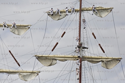 Powrót żaglowca Dar Młodzieży z
ostatniej, tegorocznej,...