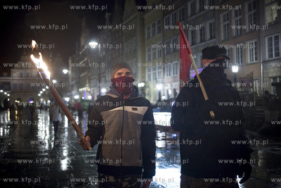 Gdańsk. Długi Targ. Protest Młodzieży Wszechpolskiej...