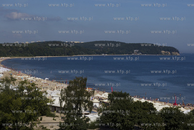 Sopot. Plaża, w tle klif w Gdyn Orłowie. 
25.08.2016
fot....