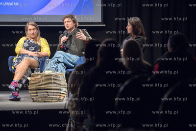 Spotkanie "Wojna obok nas. Historie odwagi, krzywdy,...