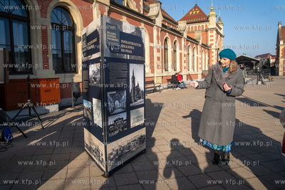 Plac przed Dworcem Głównym PKP w Gdańsku. Otwarcie...