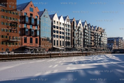 Gdańsk. Długie Pobrzeże oraz Wyspa Spichrzów. ...