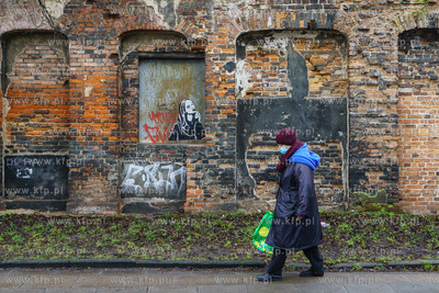 Gdańsk, ul. Krowoderska. Nz. Fragment muru Pałacu...