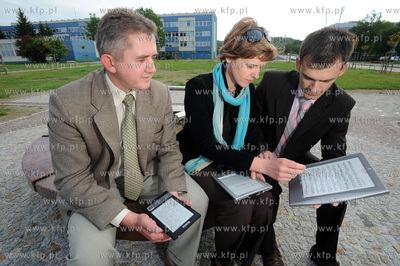 Mobilny czytnik iLiad firmy iRex Technologies jest...