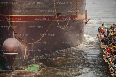 Stocznia Gdansk. Pochylnia B1. Wodowanie promu pasazersko...