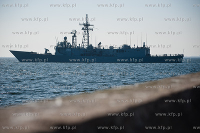 Gdynia. Oksywie. Port Marynarki Wojennej. Fregata rakietowa...