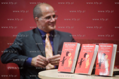 Gdansk. Biblioteka Manhattan w CH Manhattan. Spotkanie...