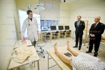 Gdanski Uniwersytet Medyczny. Budynek nr 1. Uroczyste...