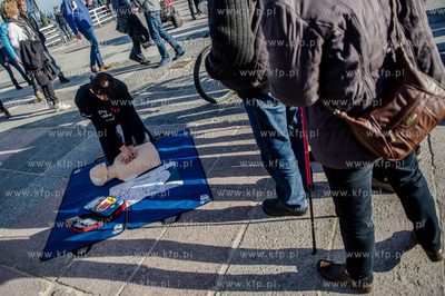 Sopot. Plac przed wejsciem na molo. Zielona Godzina...
