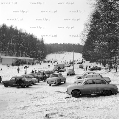 Parking przed stokiem Lysej Gory w Sopocie. 02.1971...