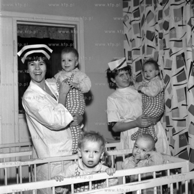 Odział dziecięcy w szpitalu. 
12.1966
0000661z_grudzien1966
Fot....