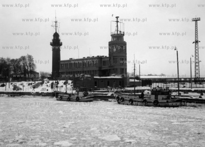 Kapitanat portu w Nowym Porcie w Gdańsku. (lata50)19590002200zFot....